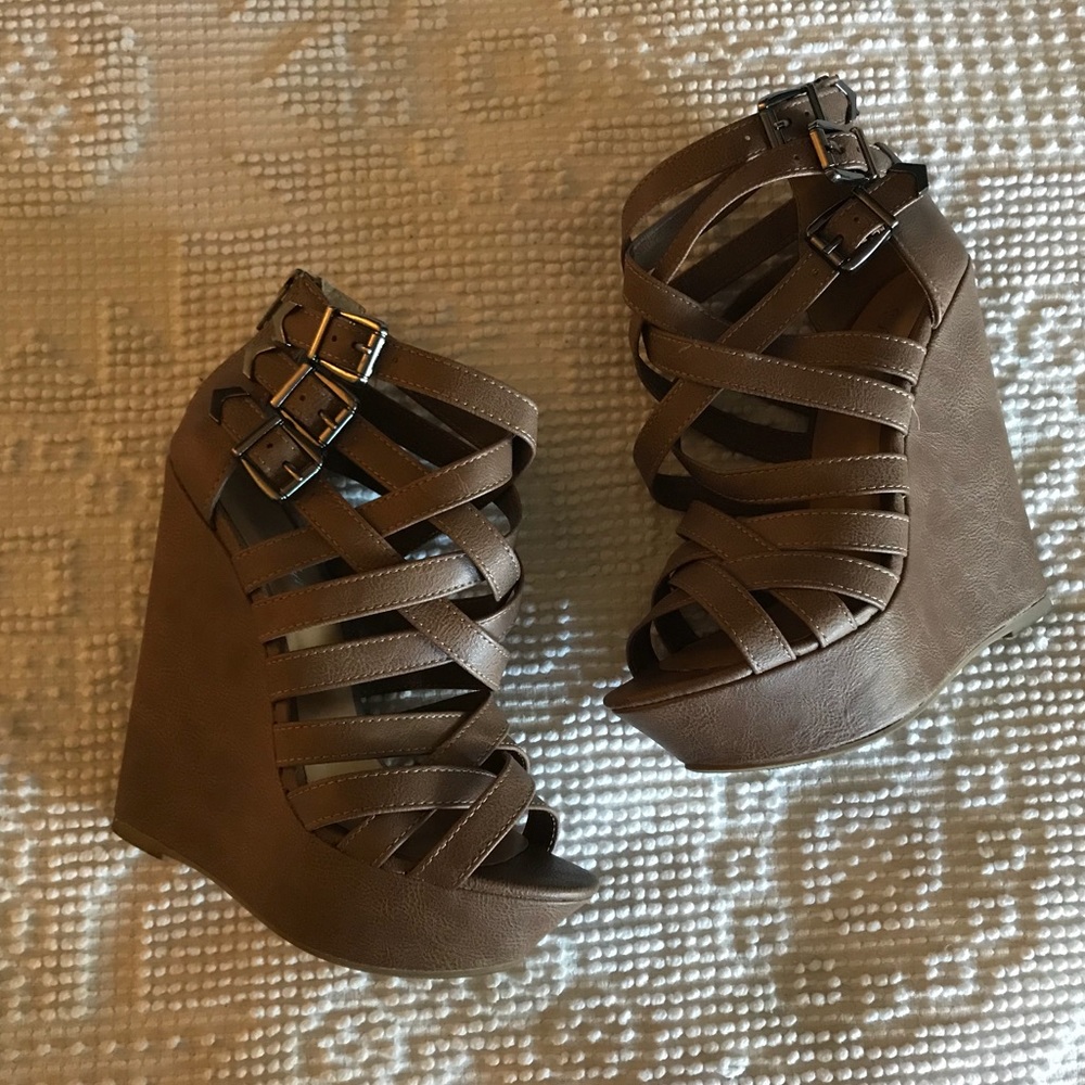 Taupe wedges